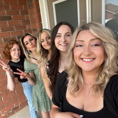 _tatertits's profile picture. she/her.

🏳️‍🌈