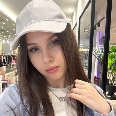 Nina27261330806's profile picture. Clothing industry, owns a clothing studio.