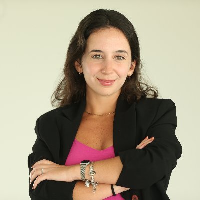 Repórter de política da @AgenciaEstado em Brasília, na cobertura do Palácio do Planalto.
Jornalista formada pela USP. 
Contato: sofia.aguiar@estadao.com