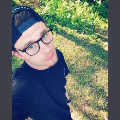 verbal_backflip's profile picture. Follow my twitch at SUPERXER0
