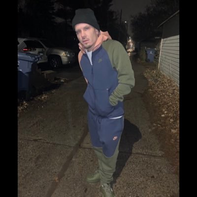 JesseKienitz's profile picture. Watching elon