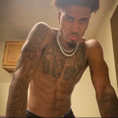 Mark40244's profile picture. KANSAS🌆 Old account with 42.1k got banned  Let’s get this one up again guys❤️❤️