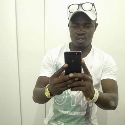 EthayDell's profile picture. The Laughing Bug