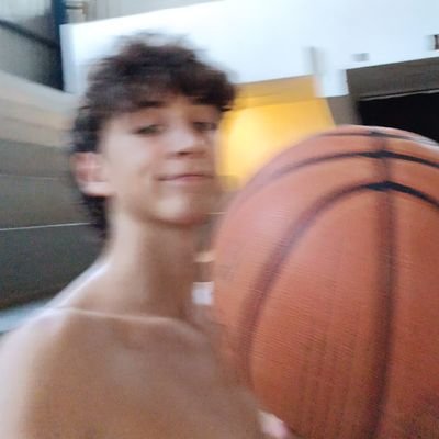 ig: @thiago.pico
Universitario🏀🏀