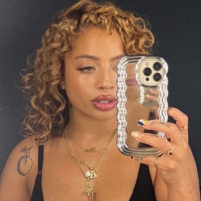ellasangelz's profile picture. tell her you love me 💋