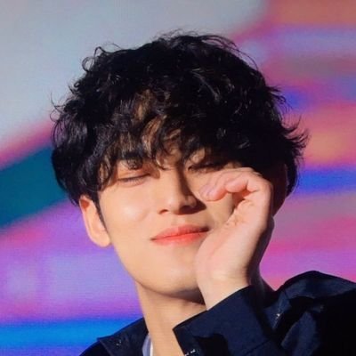 hybe stan • army ⋆ carat ⋆ moa ⋆ engene ㅤㅤㅤ ㅤ ~~rarely active