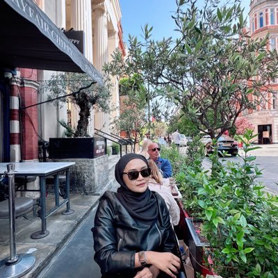 amirafatinazlan's profile picture. Petite girl with big dream.