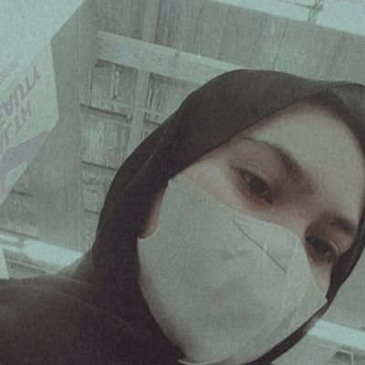 do_nothingwy's profile picture. independent in public, clingy in private