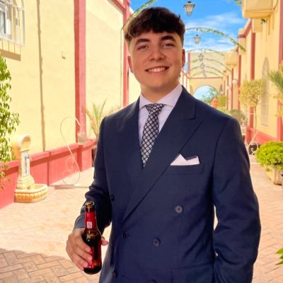 ivangr25's profile picture. Futuro historiador en la Universidad de Sevilla (o eso espero). También dicen que soy un jartible cofrade.