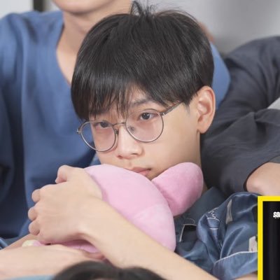 Txaxehy95's profile picture. 2020.06.13 วันไหนรู้สึกเศร้าให้ฟังเพลง #winterbear #V #SOOBIN #TXT ❤️ 🪐💜