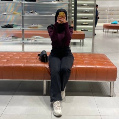 _amaliarizky_'s profile picture. MOVING ON || i'am an author and you are a silent reader