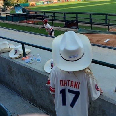 GYMで大谷翔平を応援して芋焼酎を飲みながらサウナ後に家系らーめんをたべながらドラクエ1 0をやって二郎食べながら大谷翔平と芋焼酎を飲むけどめんまがたべれないあかうんと。