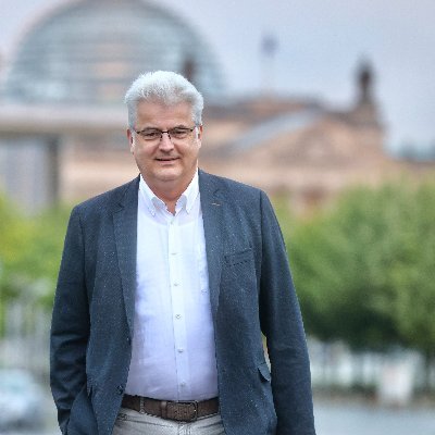 Vorsitzender der Arbeitnehmergruppe der @cducsubt; Direkt gewählter MdB für den Wahlkreis Diepholz/Nienburg I; Stv. Vorsitzender der @CDA_Bund