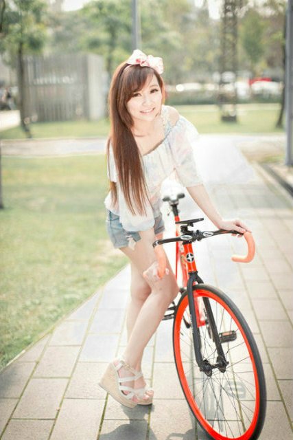 Mai746852463129's profile picture. 副業がうまくいきすぎちゃって脱サラｗ副業で１００万ゲット✨株投資でうまくいって自由気ままに生きてまーす😊こんな時代だから困っている人を助けたい...社会貢献のためにフォローしてくれた方限定で余ったお金をすぐ分配します。詳しくはDMします😆