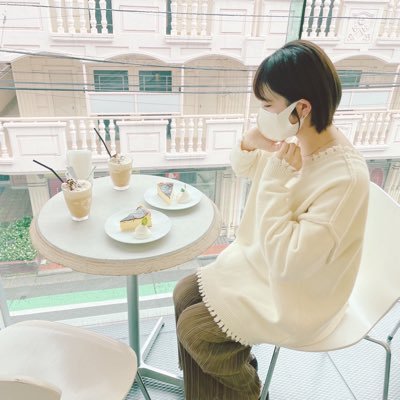 【好きなカフェを仕事に】23歳|神奈川 | カフェスタッフ|仕事も私生活もvlogのような生活に憧れる▷なにをしていいか分からず模索▷SNS運用を始め、自由と好きで囲まれた生活への過程を発信▷夢は妹とカフェ開業|お菓子作り・カフェ巡り・おしゃれが好き|自分の好きを仕事にしたい人はフォロー☕️