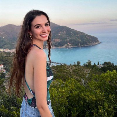 amandabainis's profile picture. Everything in life is a beauty, cherish everything and there will be no regrets.