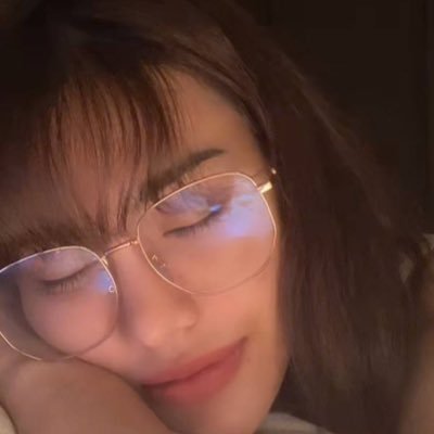 freenbecky / englot / The 1975 / Jennie / Nesa Mahmoodi baby girl ko sakalam