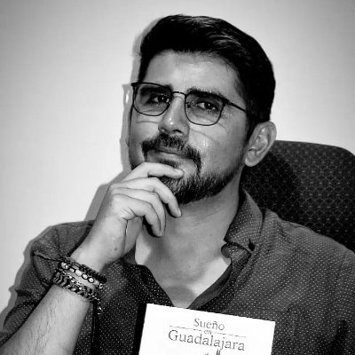 Escritor oriundo de #valdivia🇨🇱, radicado actualmente en #Guadalajara.🇲🇽
Profesor y editor.
Autor de 