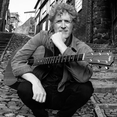 In the tradition of folksinger/guitarist but with contemporary musings…for LATEST ALBUM see link👇🌞🌞🌞