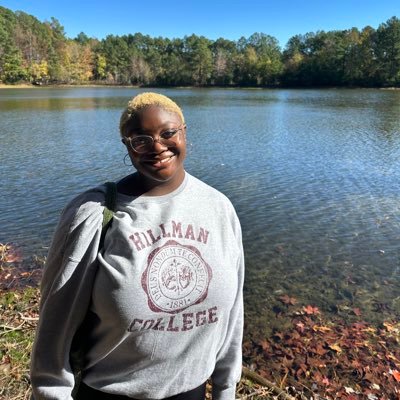 Hampton University Marine and Environmental Science Undergraduate ⚓️💙| Interested in  behavioral ecology and evolutionary biology🧬| NOAA LMRCSC Fellow