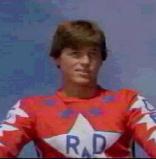 Crujones84's profile picture. 