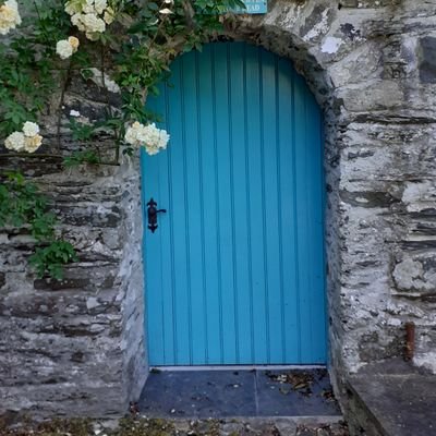 #NoContextDoors sharing the beautiful, not so beautiful and occasionally strange images #Doors
#adoorablethursday #DailyDoor all photos mine except retweets
