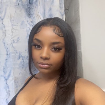 shaeshaesworldz's profile picture. 