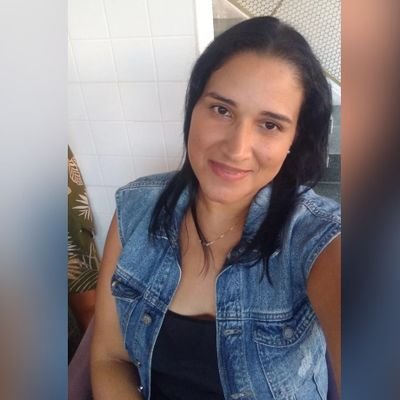 isabellesantana's profile picture. 