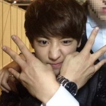 jĆ” pensou se Ć© o chanyeol com a peƧa na cinta?
