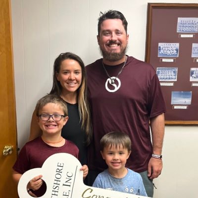 Christian, Husband, Father, Sinton Pirate 🏴‍☠️ RB Coach 🏈 . Assistant Basketball Coach 🏀. Alvin High school Alumni JPND. TAMUK Alumni🐗