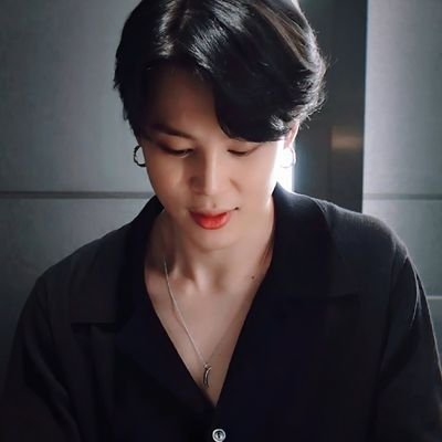 jangan terlalu banyak berkorban untuk orang lain dan hargailah dirimu sendiri,cintai dirimu sendiri itu jauh lebih penting
-Kimseokjin-