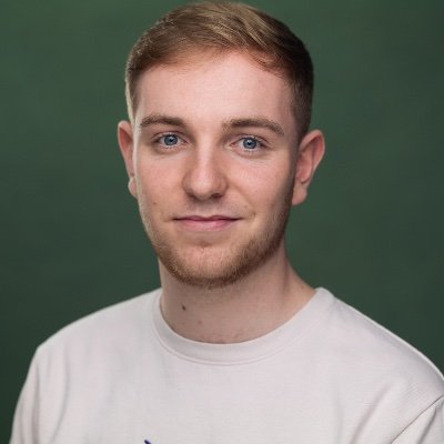 🏴 ➡️ 🐝 || actor & theatremaker & wannabe astronaut || @E15ActingSchool grad