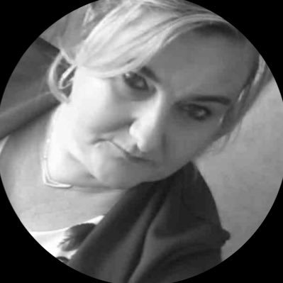 tinamking2002's profile picture. 