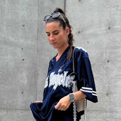 ziskadora's profile picture. Freelance Stylist, Director & Producer. I make cool stuff out of pearls sometimes ✨ contact@christinagreiner.com