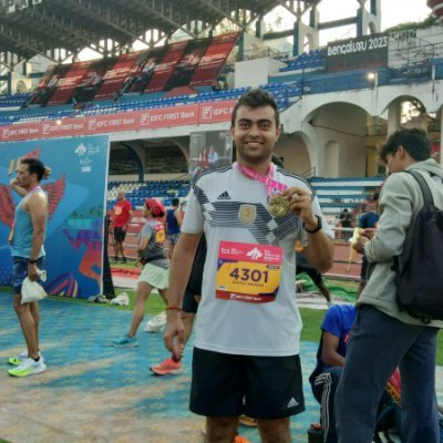 a_2510's profile picture. Tech-biz, Football, Running, PJs

PB: 1:59 (HM), 00:49:32 (10k) 

@reforge, BITS-IIML

❤️‍🩹 @ManUtd @BCCI

Bang-avg IQ, above-avg persistence

Host @FFlywheels