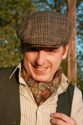 I am a genealogist, history teacher and facilitator based in the Banbridge area.
