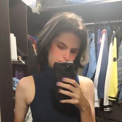 Melanieeee32's profile picture. Hello it's me only