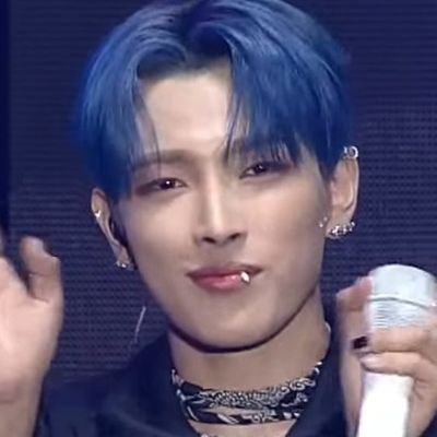 #홍중 : people call it 'treasure', atiny call it 'ateez', ateez call it 'atiny'