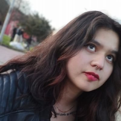 Algo ñoña. Colombiana.
Videojuegos 🎮 intento de streamer
Artista🚀🎤🎧 amante de los gatos✨👀😾 mucha música pa tanto corazón. y muchas cosas más!!