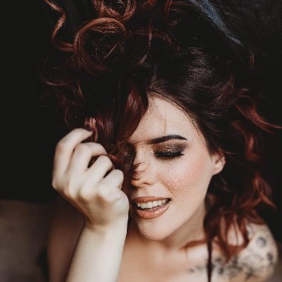 AmberLeeConnors Profile Picture