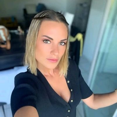 MarianaRose201's profile picture. 