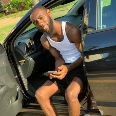 I’m skinny for a reason 😈🤷🏿♂️. I like what I like so mind yo business 😎