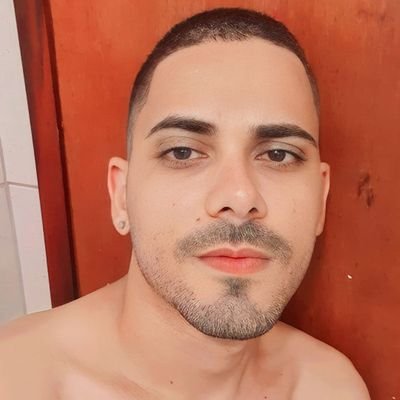 Não aceito perfis sem fotos e sem informações....