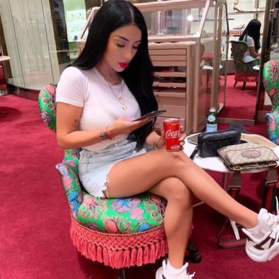 Bridgetb__'s profile picture. Self Employed | Real Estate 🏡| Investor