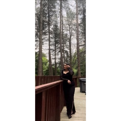 mjemmm's profile picture. Accepting, learning, growing. 🤍🌱🌻Let your own happiness set you free 🐝