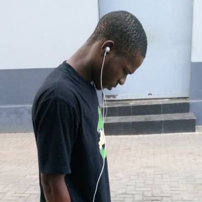 TomHuds449's profile picture. I'm all concerned about the family