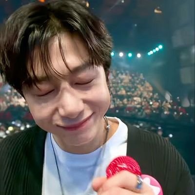 styleofjxlia's profile picture. holding onto my coffee cup for dear life • my backup account is @hyungwondering | she/her | 27