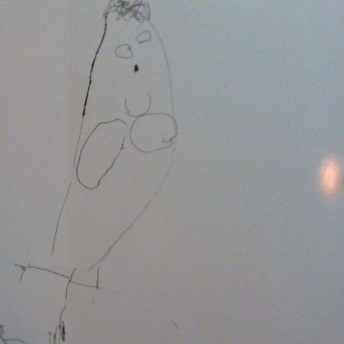 Naomis_broom's profile picture. i like to draw, laugh and cuddle my kidlets