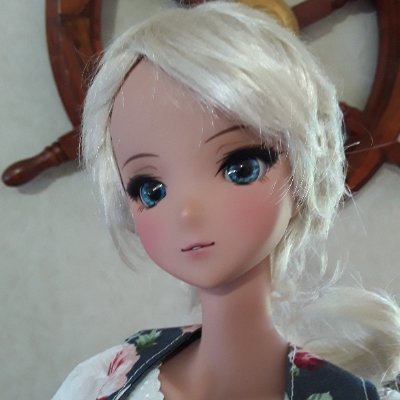 dlr4005's profile picture. I collect dolls and love fantasy items like dragons and fairies. I am an avid sci-fi fan and have been to a Star Trek Convention!
