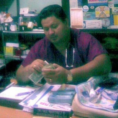 MÉDICO, AGRICULTOR, PADRE D 5 Y ABUELO D 4. ANTICORREISTA A MUERTE, DERECHO Y AMARILLO HASTA LA MÉDULA @FORTEMARIETTA
#RedDetuiterosDemocraticos